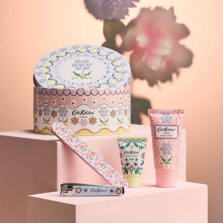 Woven Flowers Manicure Tin