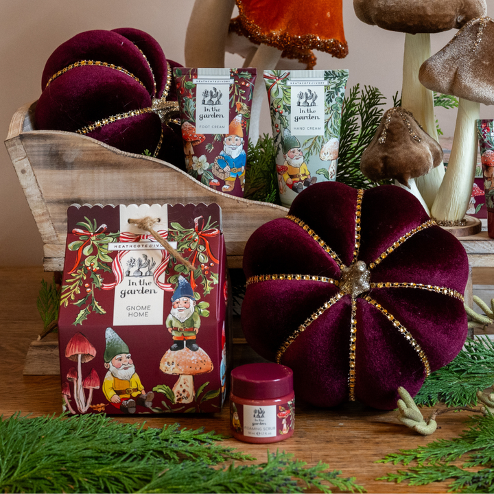 Garden Gnomes Festive Gnome Home