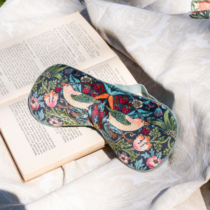 The Voyager Velvet Eye Mask with Dried Lavender Flowers