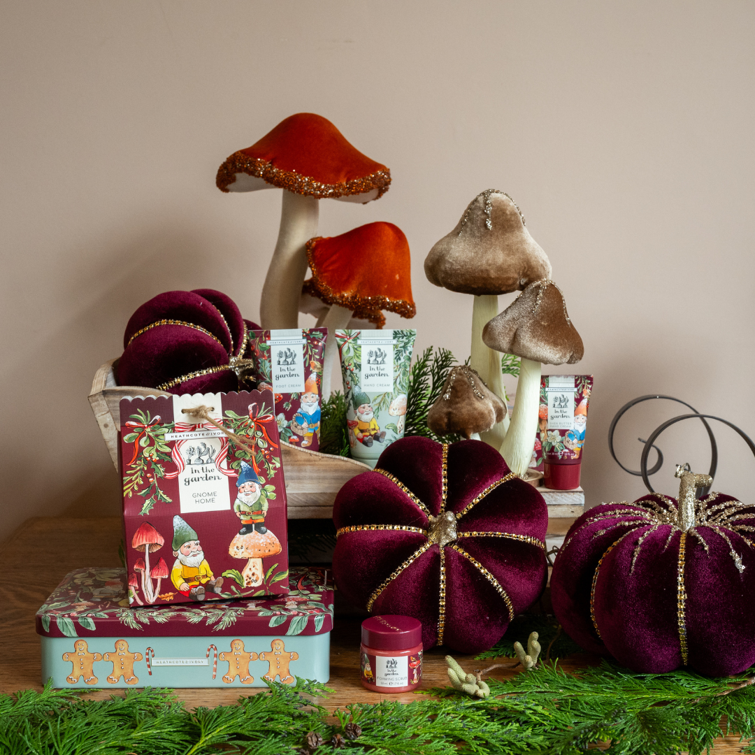 Garden Gnomes Festive Gnome Home