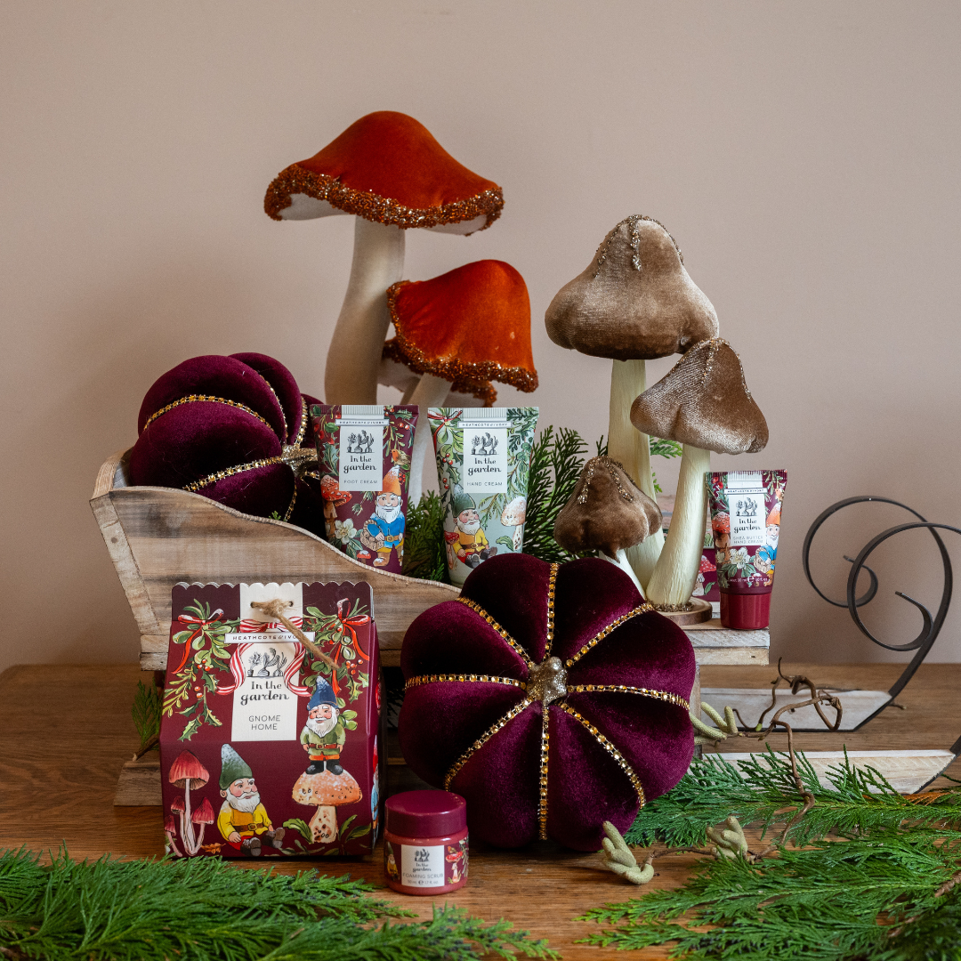 Garden Gnomes Festive Gnome Home